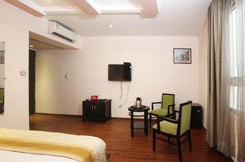 Hotel Oyo Rail Yatri Niwas 3*